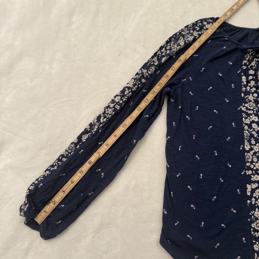 Lucky Brand Navy White Floral Top Medium Boho Peasant Fairy Coquette Artsy Indie - Picture 8 of 8